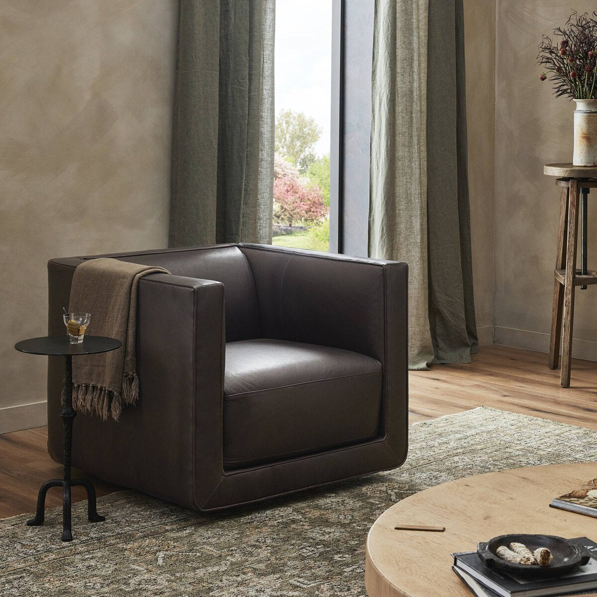 Algodones Swivel Chair