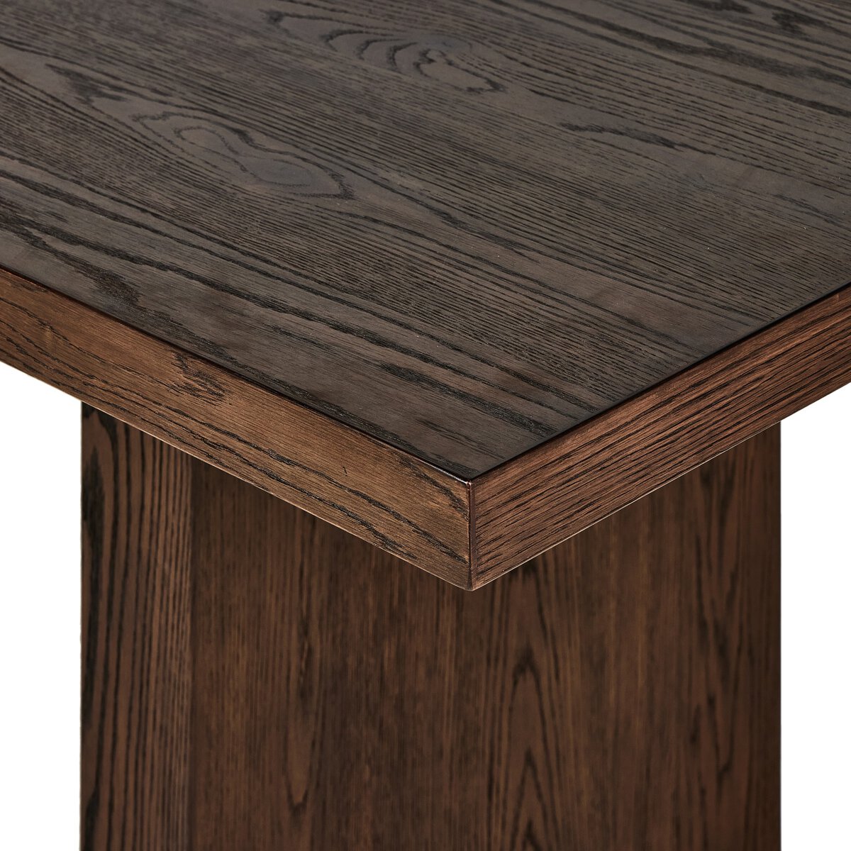 Lynth Dining Table